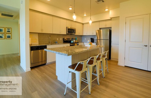 Yavapai Hills Apartamento | Midnight Merlot at Winfield *Pool & Hot Tub* Fitness Center *Lynx Lake