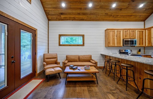 Pickens Cabina | Midnight Moon-Private/HotTub/Fireplace