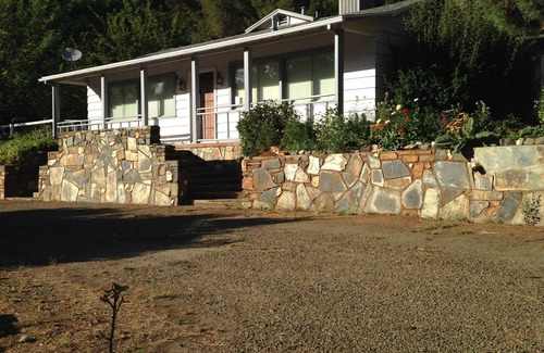 Midpines Casa | Midpines Hwy 140 Casa en el camino a Yosemite