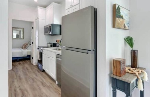 Thunderbolt Cabaña | MidShipTury Cottage - 5 minutes to Sav / 10 to TYB