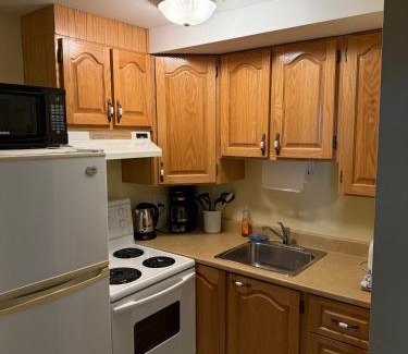 Waterford Valley Apartamento | Midstream Manor Unit 1, Studio
