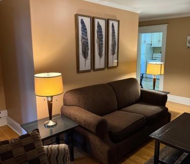 Waterford Valley Apartamento | Midstream Manor Unit 7, 2 Bedroom Apartment