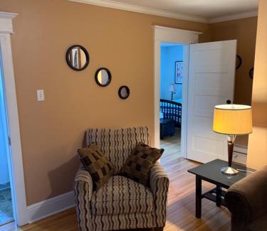 Waterford Valley Apartamento | Midstream Manor Unit 7, 2 Bedroom Apartment