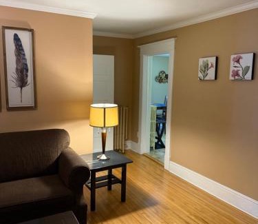 Waterford Valley Apartamento | Midstream Manor Unit 7, 2 Bedroom Apartment