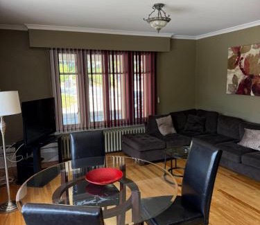 Waterford Valley Apartamento | Midstream Manor Unit 9, 2 Bedroom Apartment