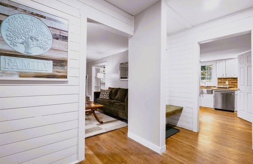 Fredericksburg Casa | Midterm/pet-friendly! Minutes from downtown FXBG!