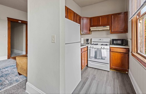 Clifton Heights Apartamento | Midtown Apt Near Downtown&U of C- Hangout Unit 1&2