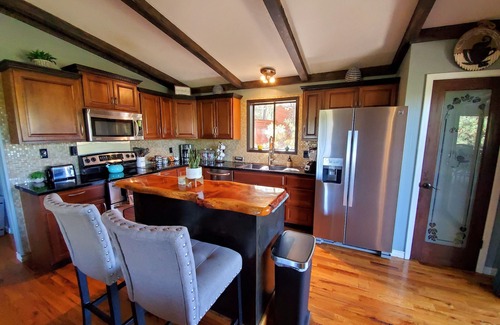 Ruidoso Chalet De Esquí | Midtown Chalet w/Sierra Blanca Views, 4 br, 2.5ba, Cabin in heart of Ruidoso.