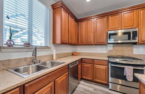 Reno/Tahoe Airport Casa | Midtown Lake Home - Virginia St.