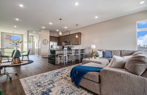Omaha Casa | Midtown Luxury near UNMC