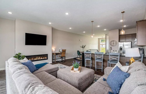 Omaha Casa | Midtown Luxury near UNMC