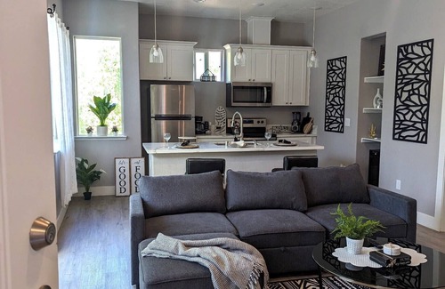 Central Sacramento Apartamento | Midtown Midrise- Sapphire-In the heart of Sacramento