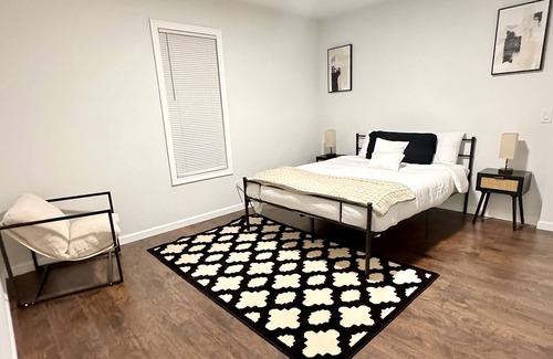 Powderhorn Casa | Midtown Mini Hideaway: NEW LISTING!! Cozy House/ Free parking/ Fast Wifi