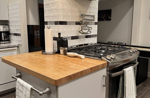 Central Sacramento Casa | Midtown Retreat: Steps from Ice Blocks Shops