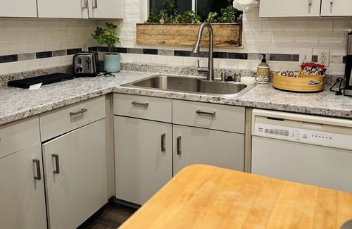 Central Sacramento Casa | Midtown Retreat: Steps from Ice Blocks Shops