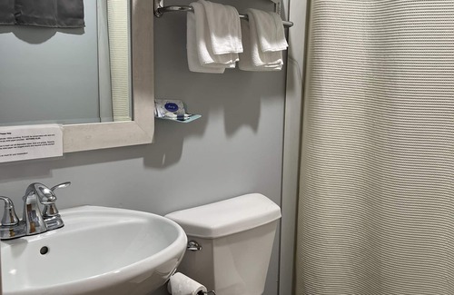 Guthrie Center Hotel | Midway Motel