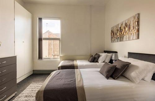 Salford Villa | Midwood Lodge