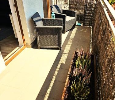 Zakrzowek Apartamento | Mieszkanie 6-osobowe Kraków przy pływających basenach Zakrzówek
