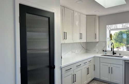 Bethel Island Casa | Might as well be floating!!! ...on the water's edge!