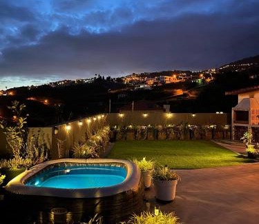 Canhas Casa | Miguels Seaview Corner