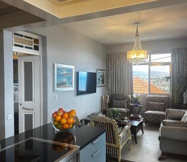 Canhas Casa | Miguels Seaview Corner