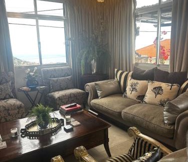 Canhas Casa | Miguels Seaview Corner