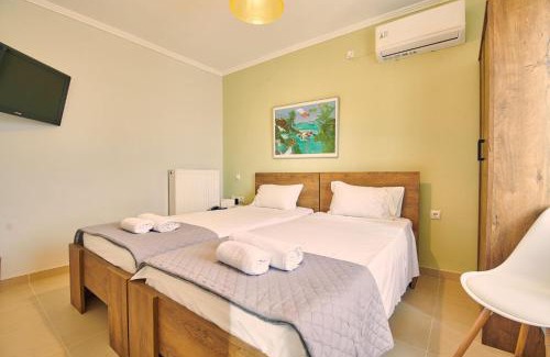 Fiolitis Casa | Mika's Valley View House