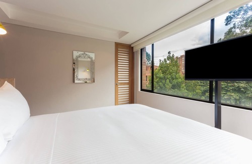 El Palomar Hotel | Mika Suites