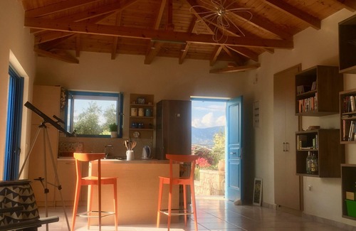 Kardamyli Villa | Mikros Pyrgos: villa bellamente ubicada con piscina privada y fabulosas vistas al mar