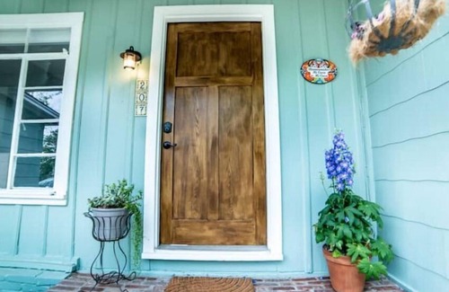 Alamo Heights Casa | Mil TDY Per Diem Match! Entire House; Pet-Friendly