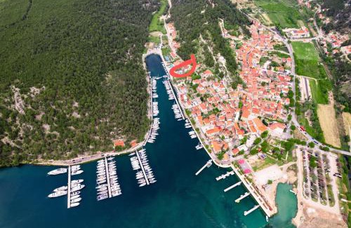 Skradin Apartamento | Mila and Jurija Formenti 2 apartments in heart of nautic marina, with heated swimming pool, bikes, Sup, kajak