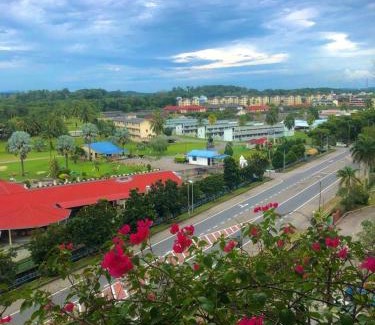 Si Rusa Apartamento | Mila Seaview Regency Tanjung Tuan