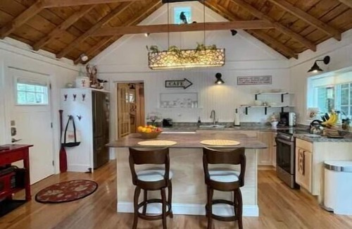 Otter Creek Cabaña | Mildreds Cottage - Otter Creek