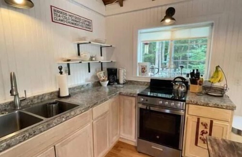 Otter Creek Cabaña | Mildreds Cottage - Otter Creek