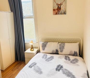 Tower Hamlets Casa | Mile-End Staycation