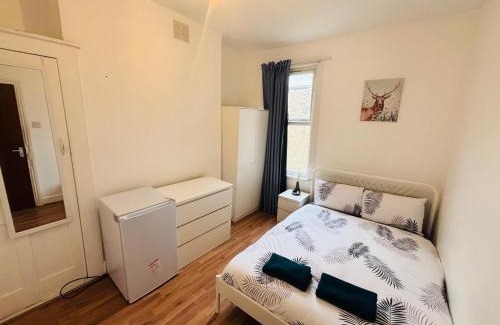 Tower Hamlets Casa | Mile-End Staycation