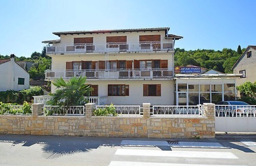 Zaton Apartamento | Milenko by Interhome