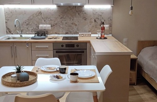Milies Casa | Milies Creekside Studio