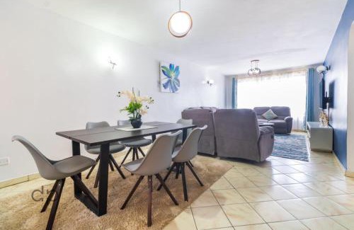 Hospital Apartamento | Milimani 3BR By Skyline Villa