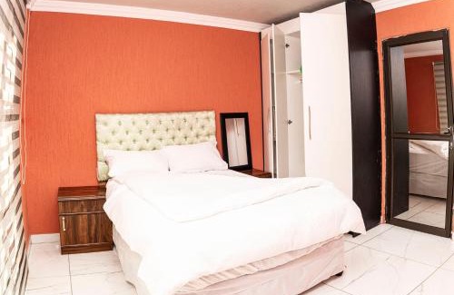 Westonaria Casa | Milk & Honey Guest House