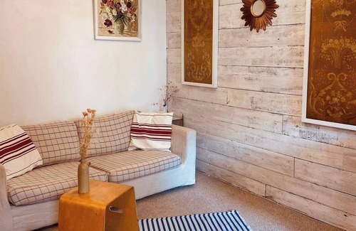 Whitstable Cabaña | Milk Shed - Couples Seaside Retreat Whitstable
