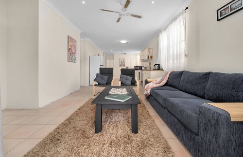 Paddington Casa | Milkins Apartment Paddington with Off St Parking