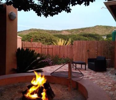 Kenton on Sea Apartamento | Milky Way: Home with large garden, firepit & stars