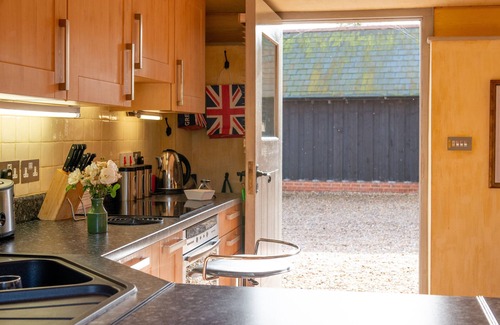 Assington Cabaña | Mill Cottage set in a 70 acre Nature Reserve