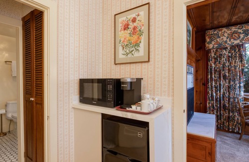 Half Moon Bay Cama Y Desayuno | Mill Rose Inn
