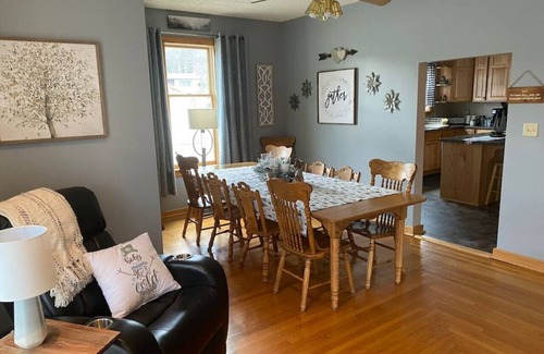 Mill Run Apartamento | Close to Seven Springs! Hot Tub, FirePit, Pavilion Great Location!