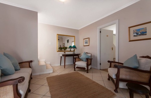 Summerstrand Casa | Millard Crescent Guest House