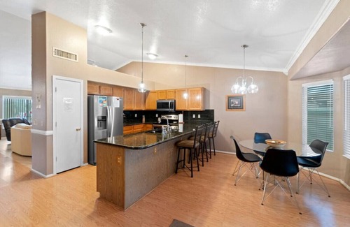 Country Meadows Casa | Millark Peoria · Perfect Peoria Home with Pool Vacation Rental