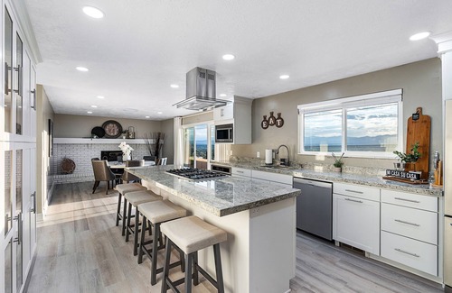 Olympus Cove Casa | Millcreek Villa: Scenic Fun & Games Getaway! 5 Bedroom Home by RedAwning