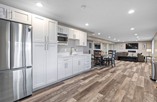 Olympus Cove Casa | Millcreek Villa: Scenic Fun & Games Getaway! 5 Bedroom Home by RedAwning